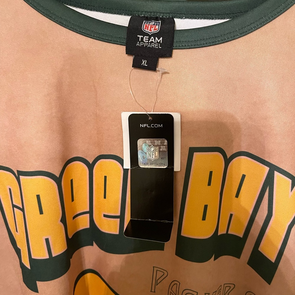 Green Bay packers long sleeve - Picture 2 of 4